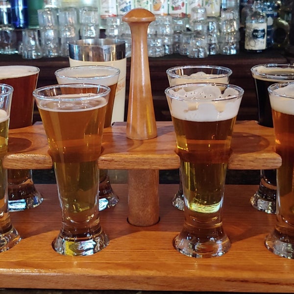 Photo taken at Rocky River Brewing Company by Robert G. on 11/9/2018