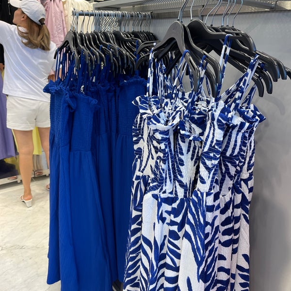 H&M Clothing Store in Causeway Bay