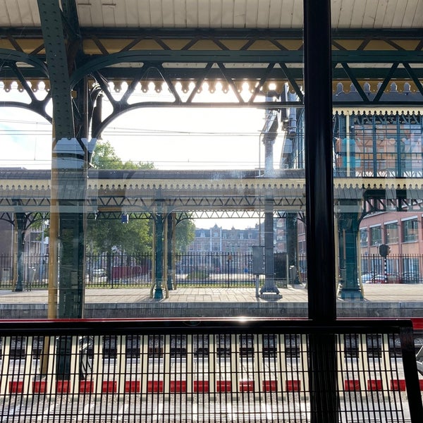Foto tirada no(a) Station &#39;s-Hertogenbosch por Winfred d. em 9/13/2022