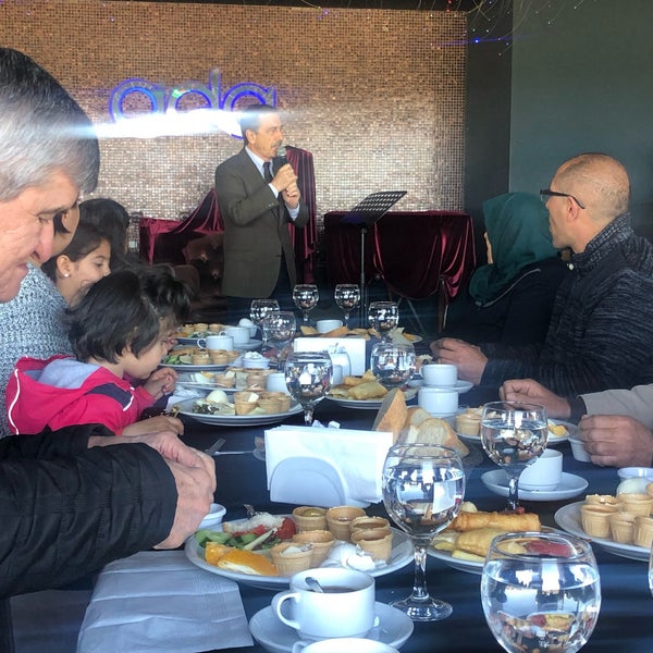 Das Foto wurde bei Ada Cafe &amp; Restaurant von Ebru Ö. am 3/24/2019 aufgenommen
