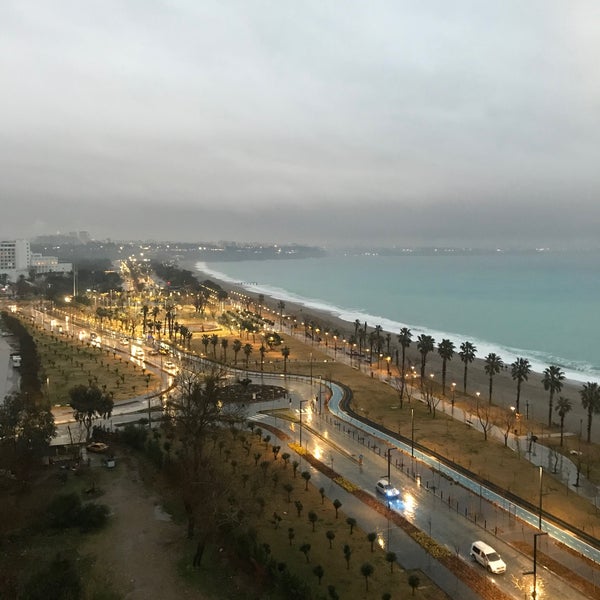 รูปภาพถ่ายที่ The Corner Park Hotel โดย İsmail Ç. เมื่อ 2/12/2020