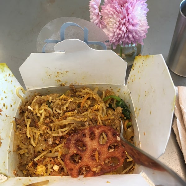 Photo taken at noodlelove by Elvia F. on 7/19/2019