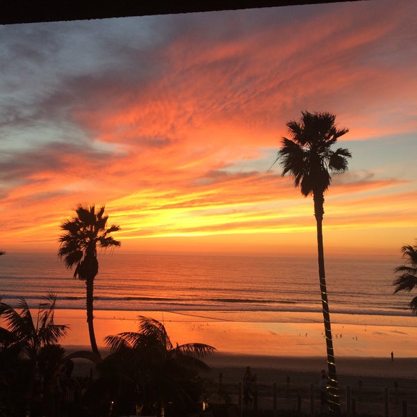 Foto tomada en Pacific Terrace Hotel  por Michelle el 12/9/2014
