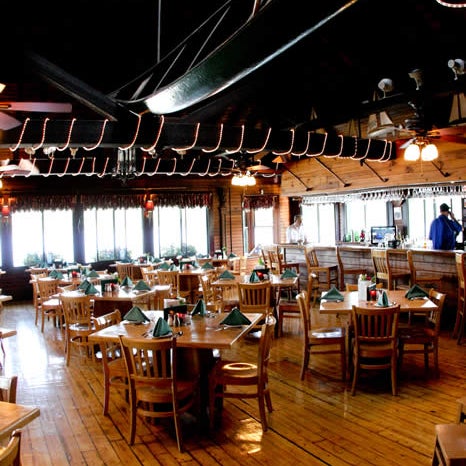 Das Foto wurde bei The Boathouse Restaurant von The Boathouse Restaurant am 4/24/2014 aufgenommen
