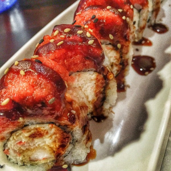 Foto diambil di Hana Sushi Bar oleh Dan P. pada 11/25/2014.
