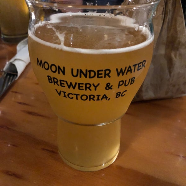 Photo taken at Moon Under Water Pub &amp; Brewery by Trevor B. on 1/13/2019
