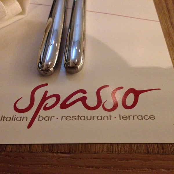 Das Foto wurde bei Spasso Italian Bar and Restaurant von Marck Daniel W. am 12/25/2013 aufgenommen