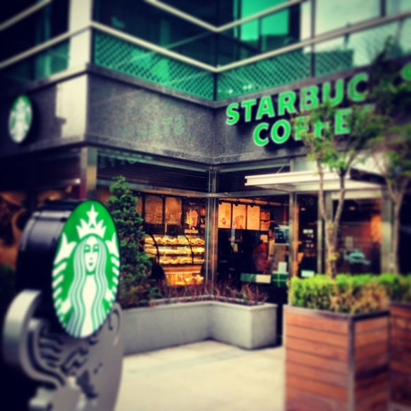 Starbucks - 서초4동 - 서초구 서초대로77길 62에서의 사진