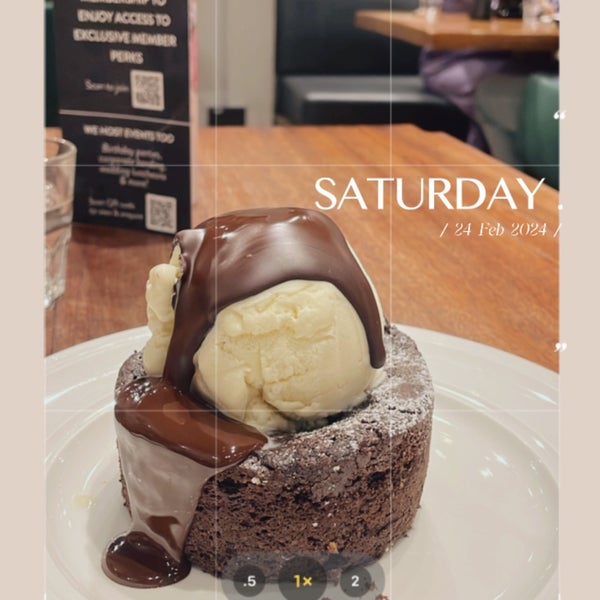Foto diambil di Awfully Chocolate Bakery &amp; Cafe oleh Foodies pada 2/25/2024