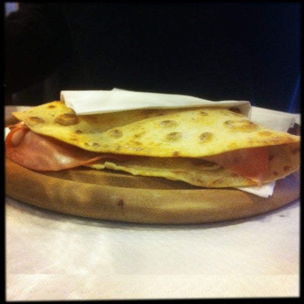 2/25/2013にpaolo l.がDivina Piadina - Piadineria artigianale a Milanoで撮った写真