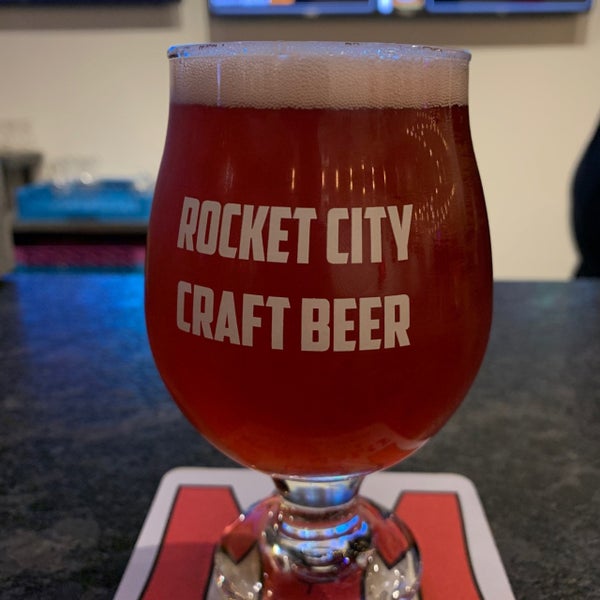 Снимок сделан в Rocket City Craft Beer пользователем Brian A. 1/3/2019