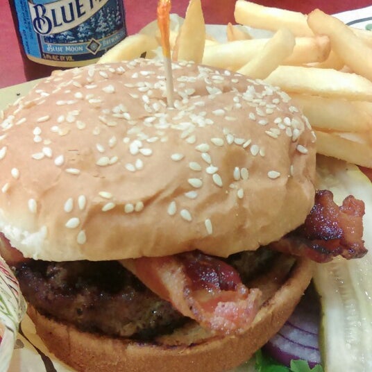 9/5/2014에 Rodrigo U.님이 BurgerMeister에서 찍은 사진