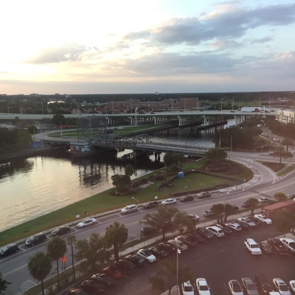 Снимок сделан в The Barrymore Hotel Tampa Riverwalk пользователем Fermin B. 5/29/2015
