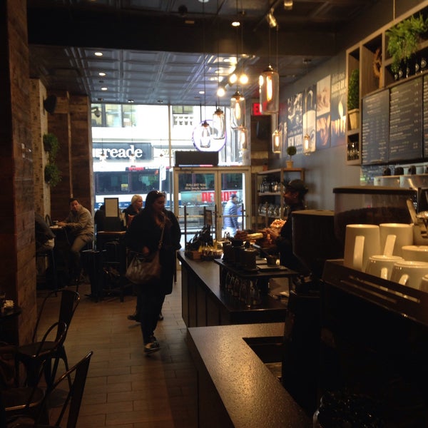 11/9/2017 tarihinde Nataly O.ziyaretçi tarafından Gregorys Coffee'de çekilen fotoğraf