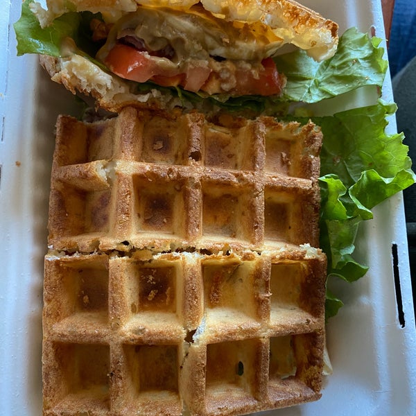 11/4/2020 tarihinde Cesar C.ziyaretçi tarafından Wicked Waffle'de çekilen fotoğraf