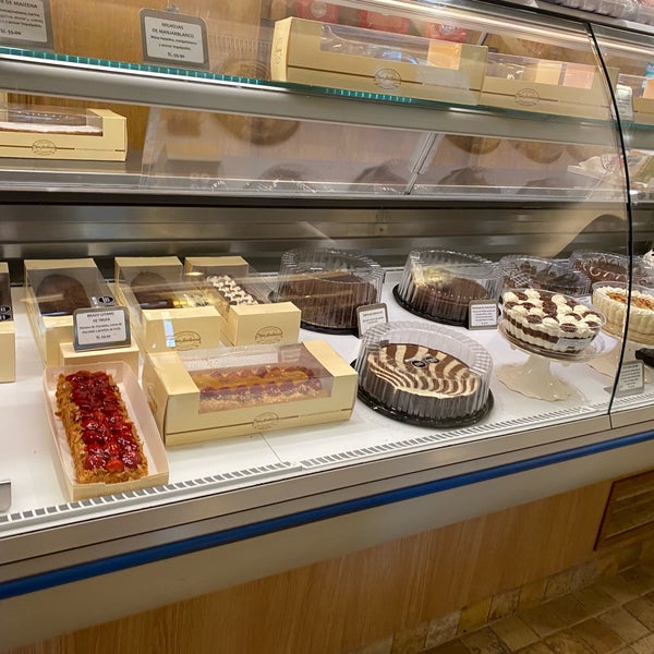 spar-bakery-birthday-cakes-prices-wholesale-uk
