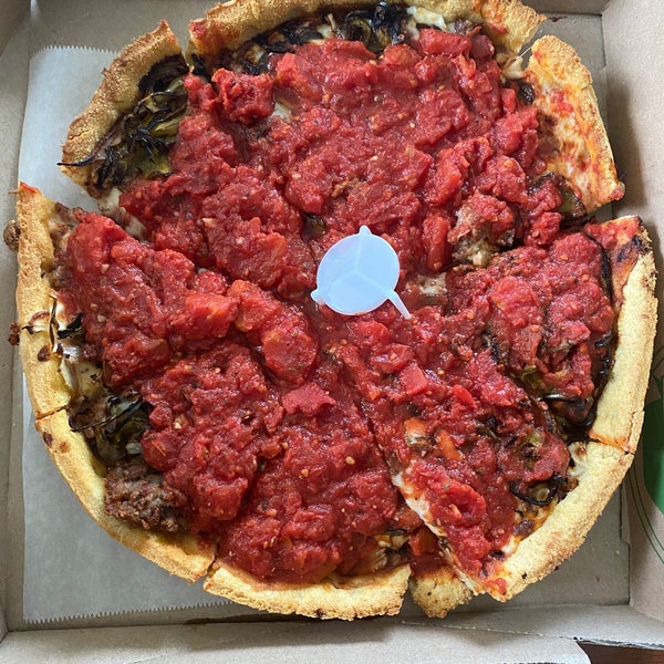 Foto diambil di Pi Pizzeria oleh Cesar C. pada 4/13/2020