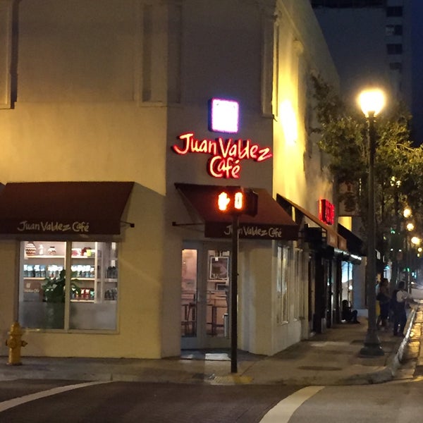 Photo taken at Juan Valdez Café by Johnny D. on 10/21/2015