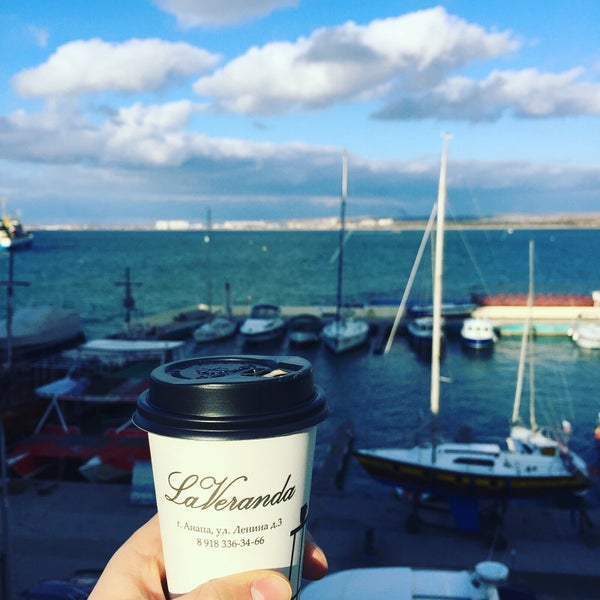 Доброе утро! Ароматный кофе и море! Всем желаем хорошего дня! #laveranda #coffeetime #море #доброеутро #takeaway