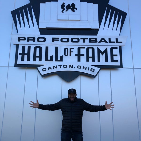 รูปภาพถ่ายที่ Pro Football Hall of Fame โดย Baby J. เมื่อ 10/13/2019