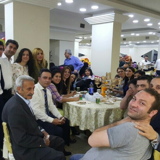 Das Foto wurde bei Yunus 3 Düğün Salonu von Kardelen . am 4/17/2016 aufgenommen