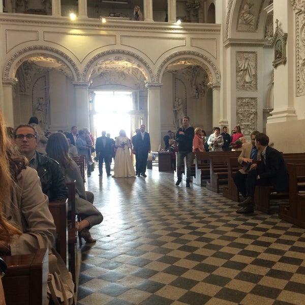 6/11/2016 tarihinde Ievuzhziyaretçi tarafından Šventų apaštalų Petro Ir Povilo Bažnyčia | Church of St Peter and St Paul'de çekilen fotoğraf