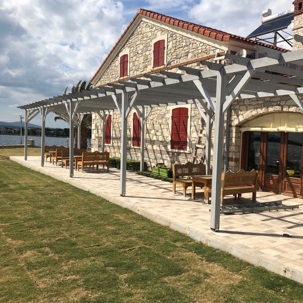 Foto diambil di Lavantalı Konak Taş Ev &amp; Restoran oleh Emre Y. pada 5/8/2019