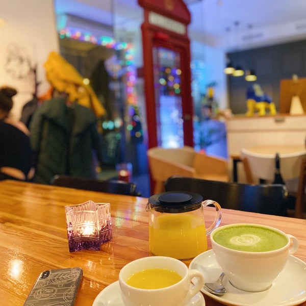 รูปภาพถ่ายที่ Кофейный дом LONDON โดย Don Bacon🥓 เมื่อ 12/25/2019