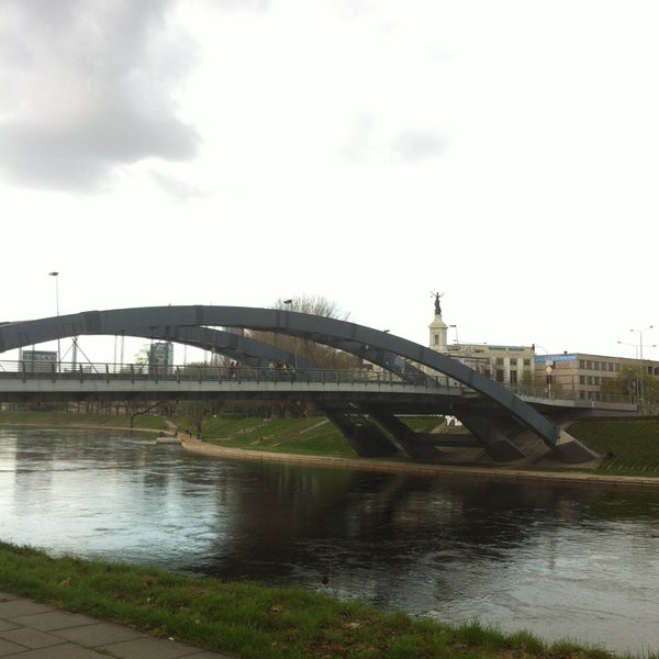 รูปภาพถ่ายที่ Mindaugo tiltas | Mindaugas&#39; bridge โดย Valerijus K. เมื่อ 5/4/2013
