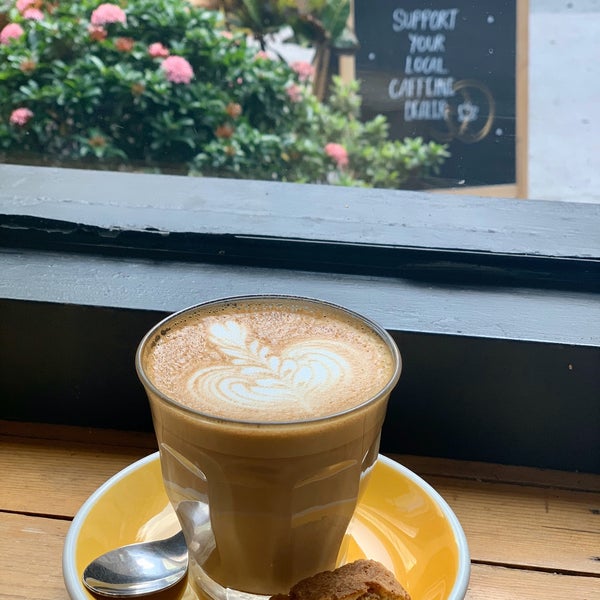 11/17/2019 tarihinde Kitty C.ziyaretçi tarafından Winstons Coffee'de çekilen fotoğraf