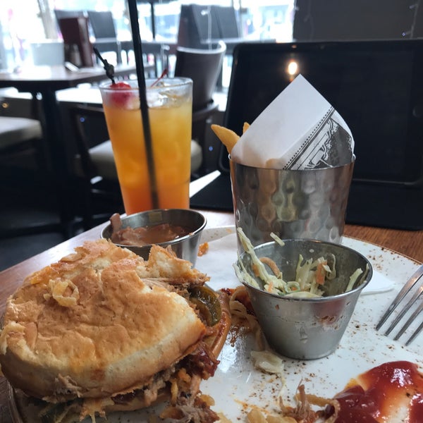 12/6/2019 tarihinde MustAziyaretçi tarafından Hard Rock Cafe Sydney'de çekilen fotoğraf