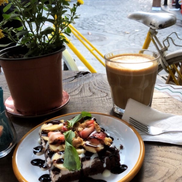 11/4/2018 tarihinde Merve K.ziyaretçi tarafından Vanilla Cafe Balat'de çekilen fotoğraf