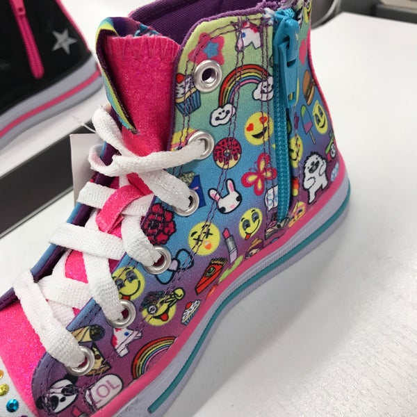 skechers chicago premium outlets