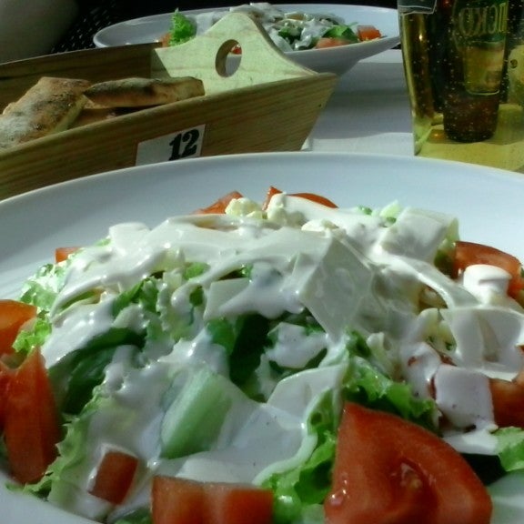 Das Foto wurde bei Avanti Restaurant von Krsteska am 5/6/2014 aufgenommen