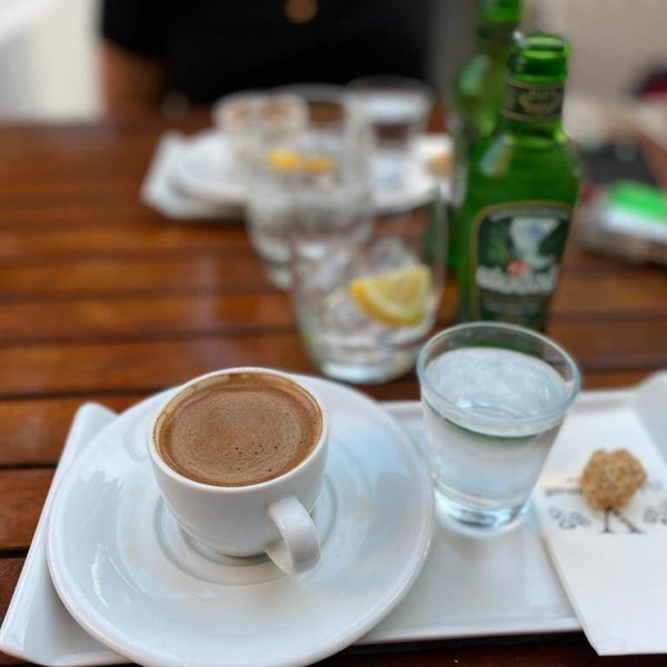 Foto scattata a Vogue Cafe &amp; Restaurant da Melekşen K. il 8/11/2020