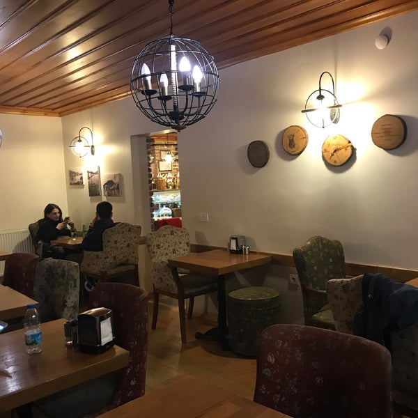 12/20/2019 tarihinde Ekrem T.ziyaretçi tarafından KERASUS Cafe'de çekilen fotoğraf