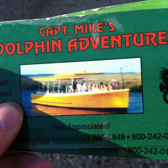 Foto diambil di Capt. Mike&#39;s Dolphin Adventure Tours oleh Stephanie R. pada 11/7/2012