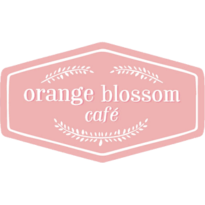 Foto tirada no(a) Orange Blossom Cafe por Mindy B. em 5/13/2015