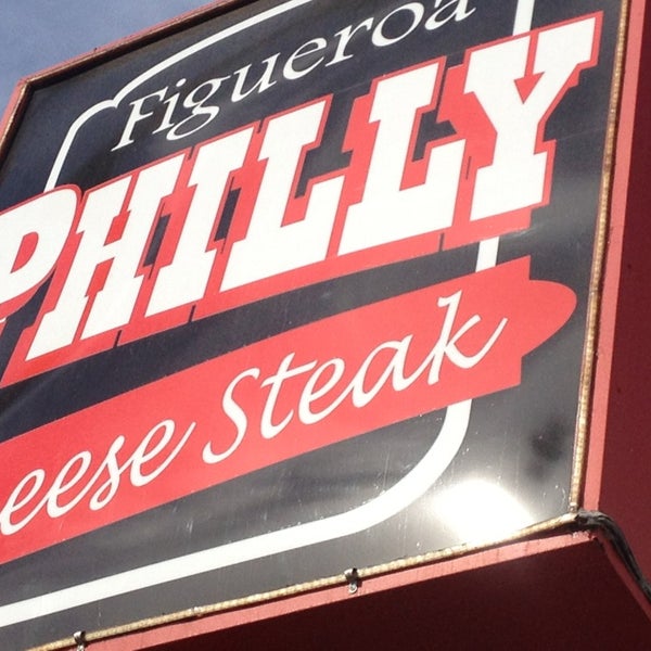 Das Foto wurde bei Figueroa Philly Cheese Steak von Joann W. am 11/26/2013 aufgenommen