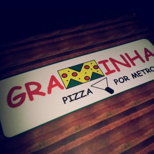 Foto tirada no(a) Pizzaria Graminha por Samantha P. em 11/2/2012