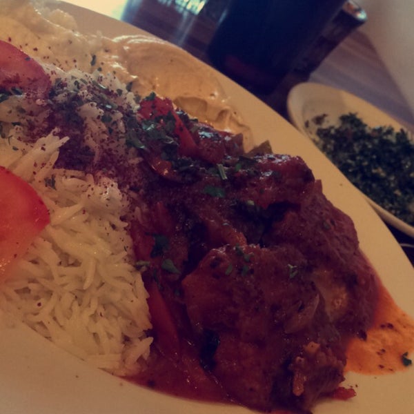 6/16/2015 tarihinde Uniqueziyaretçi tarafından Aladdin Mediterranean Restaurant'de çekilen fotoğraf