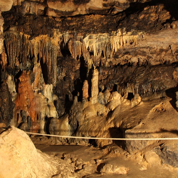 Cueva de los Enebralejos
