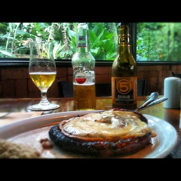 12/2/2012 tarihinde Celso B.ziyaretçi tarafından Restaurante Figueira'de çekilen fotoğraf