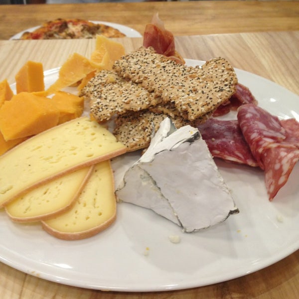 Humble Wine Bar 15400 Detroit Ave