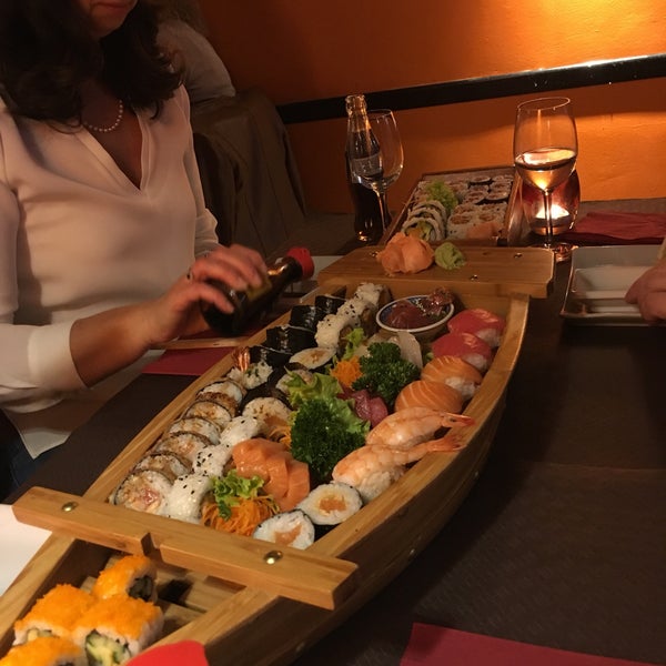 4/29/2017 tarihinde Justine C.ziyaretçi tarafından Sushi Palace'de çekilen fotoğraf
