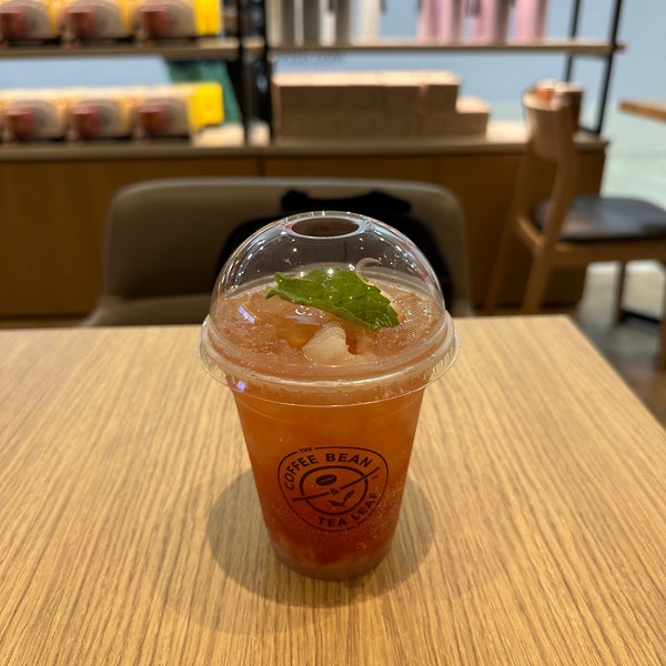 The Coffee Bean & Tea Leaf Café in Tampines