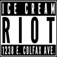 4/28/2014 tarihinde Ice Cream Riotziyaretçi tarafından Ice Cream Riot'de çekilen fotoğraf