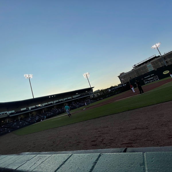 9/3/2021 tarihinde Chris S.ziyaretçi tarafından Fluor Field at the West End'de çekilen fotoğraf