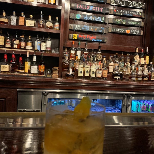รูปภาพถ่ายที่ Down One Bourbon Bar &amp; Restaurant โดย Chris S. เมื่อ 9/11/2019
