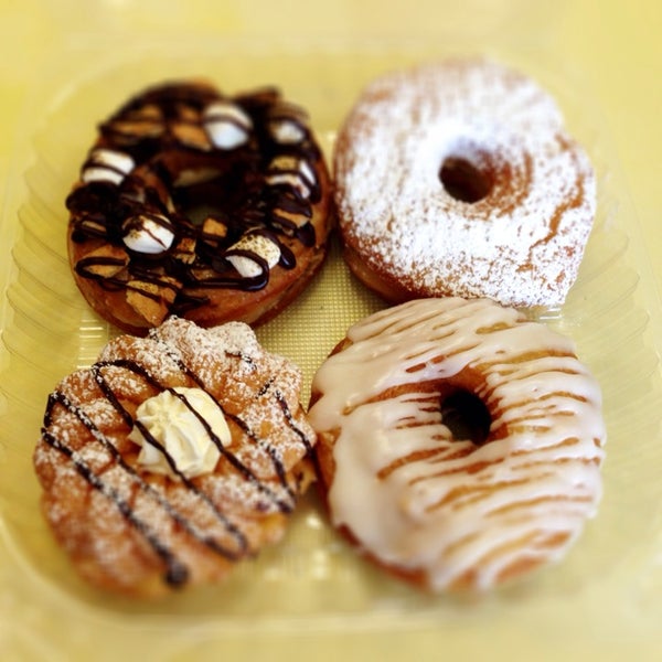 Снимок сделан в Spudnuts Donuts пользователем Yui C. 3/23/2014